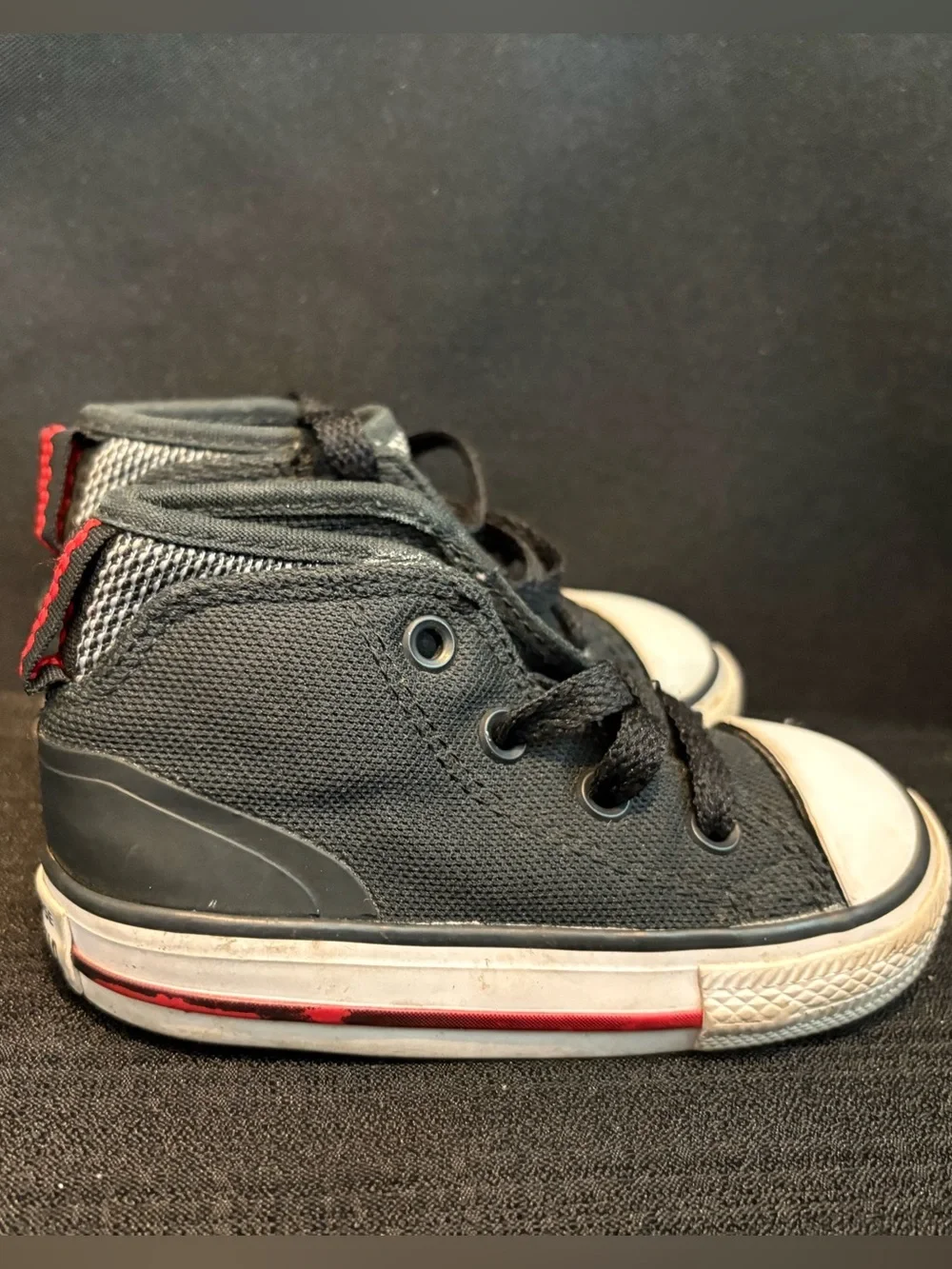 Converse Chuck Taylor All Star Axel Mid Top toddler shoes size 5